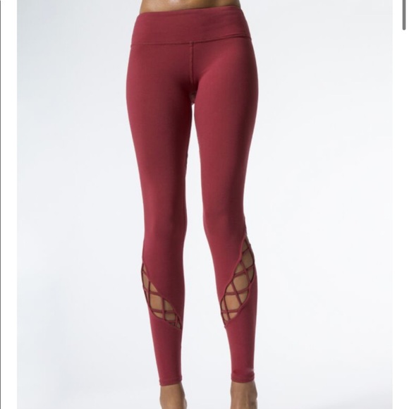 ALO YOGA red entwine leggings - Picture 2 of 5